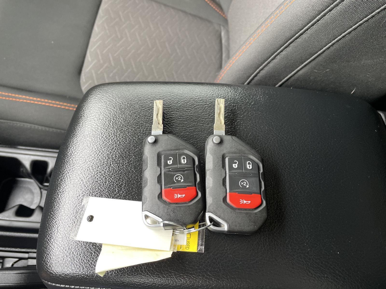Vehicle photo 32