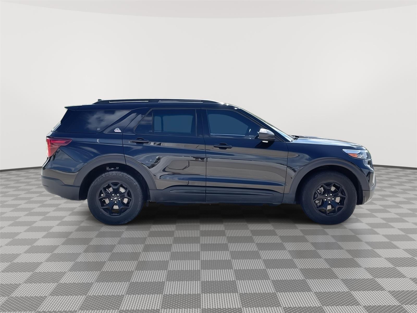Vehicle photo 6