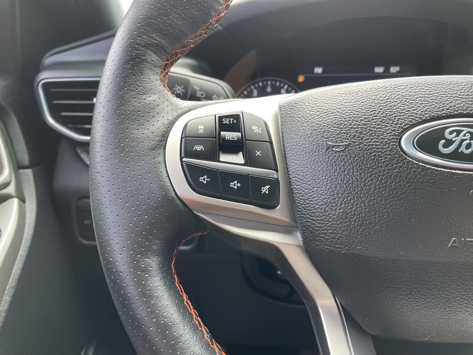 Vehicle photo 13