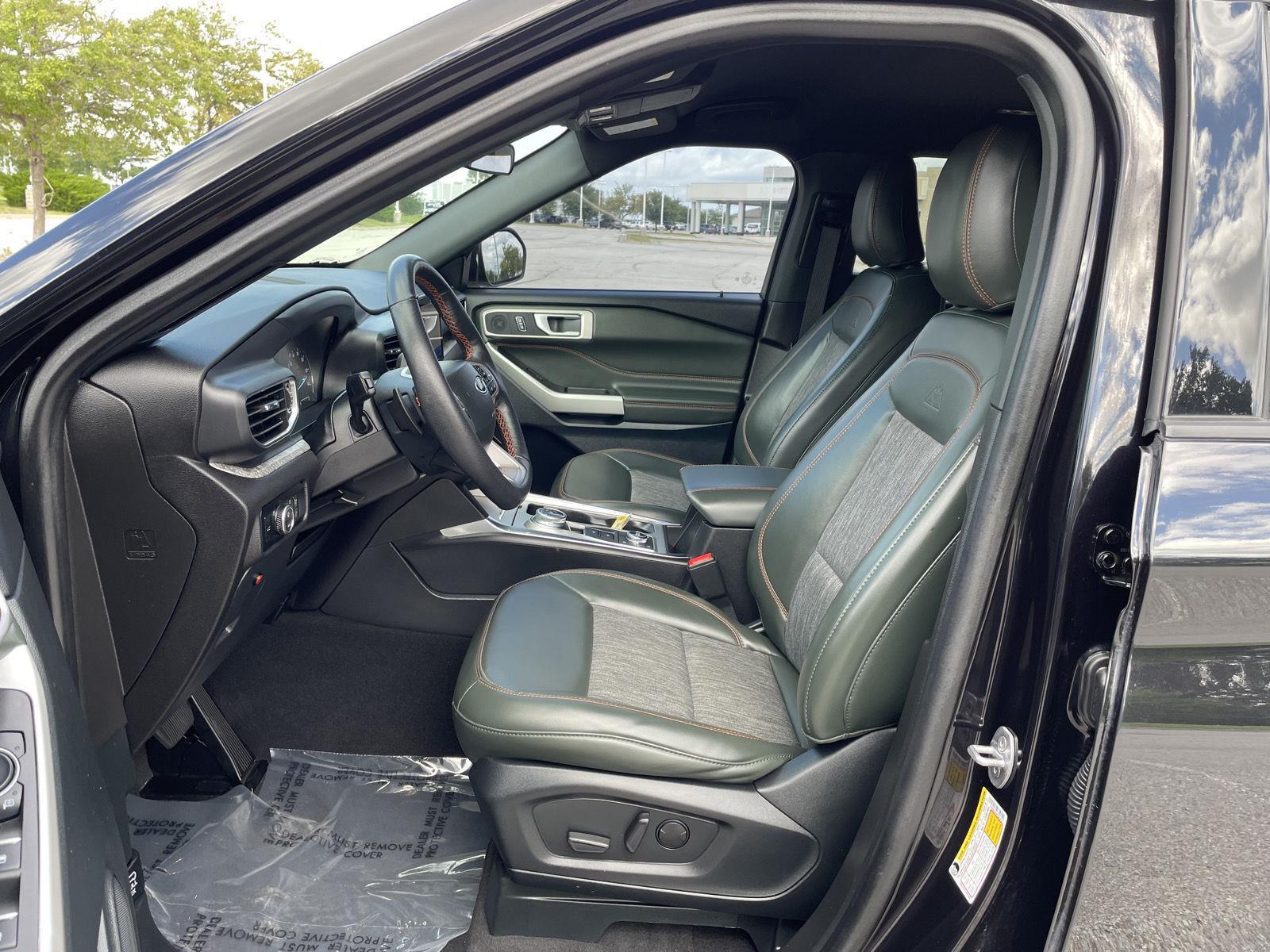 Vehicle photo 16