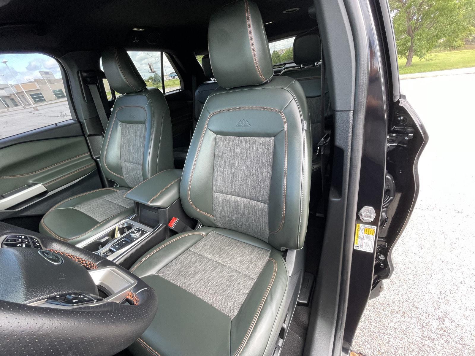 Vehicle photo 17