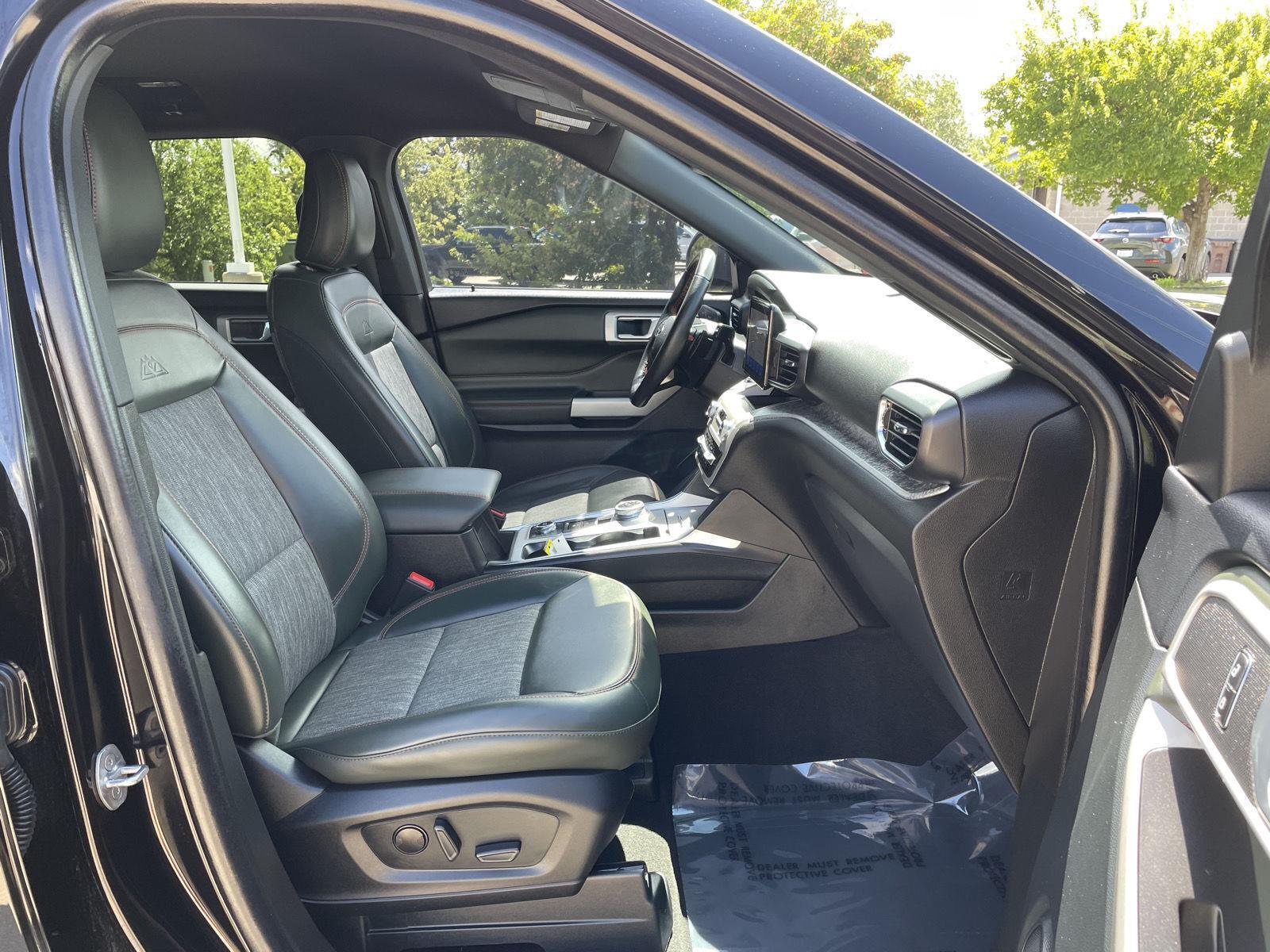 Vehicle photo 18