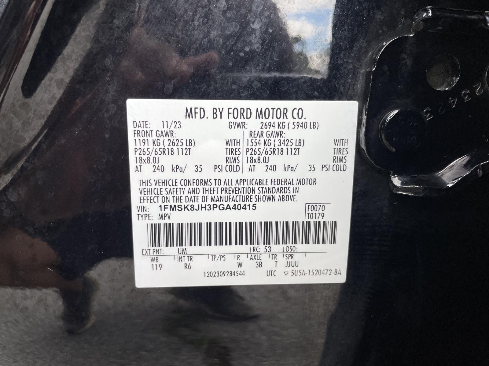 Vehicle photo 33