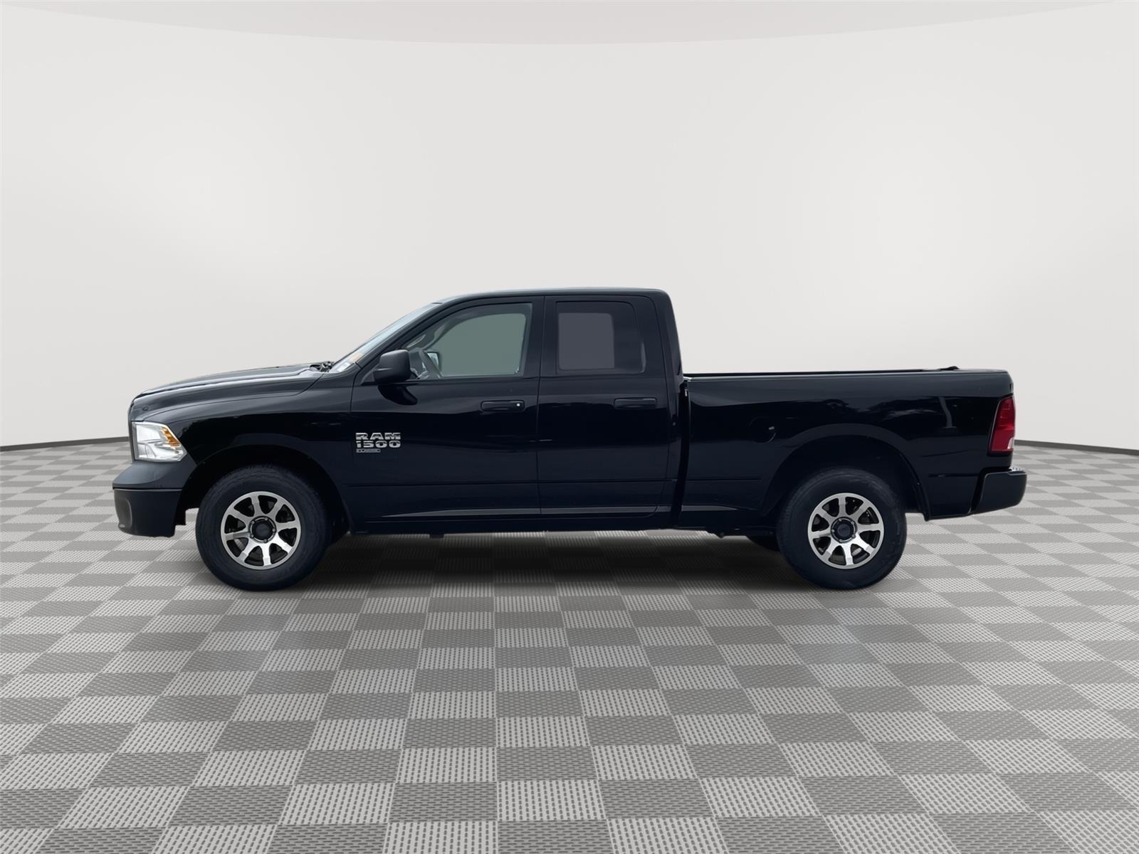 Vehicle photo 2