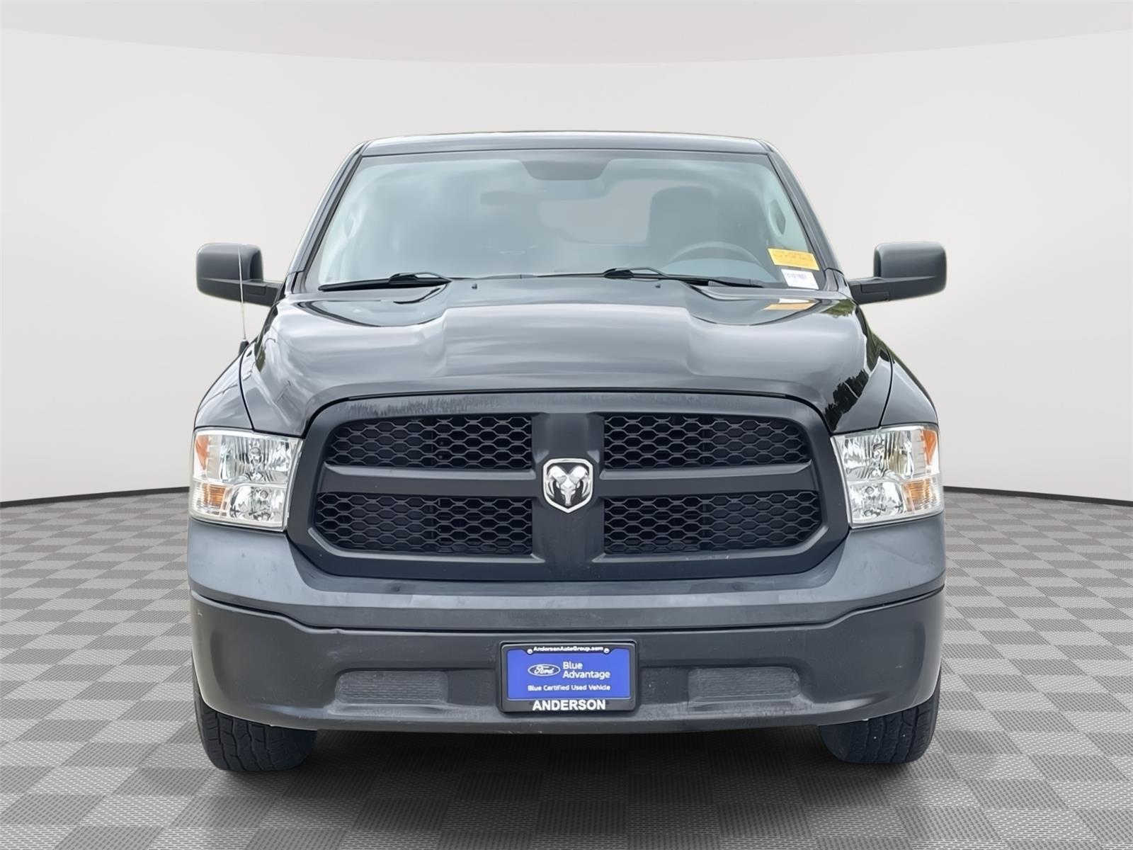 Vehicle photo 4