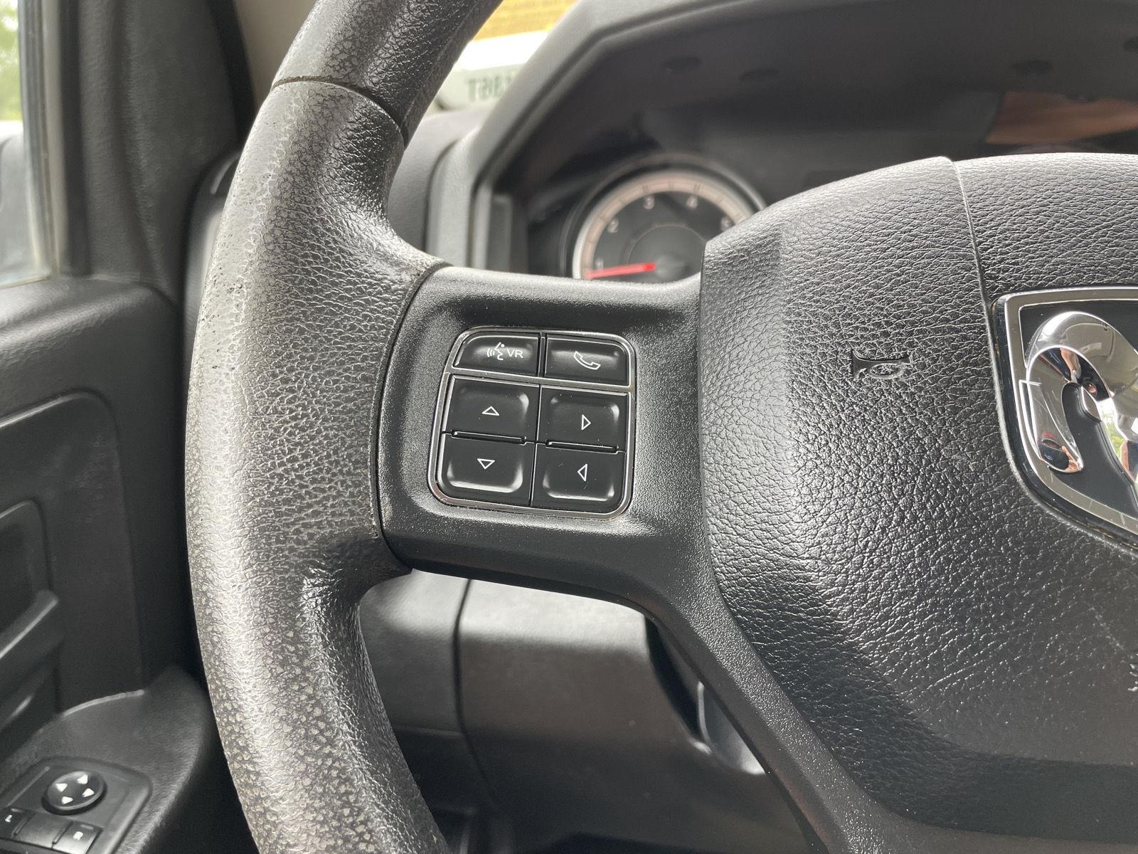 Vehicle photo 12