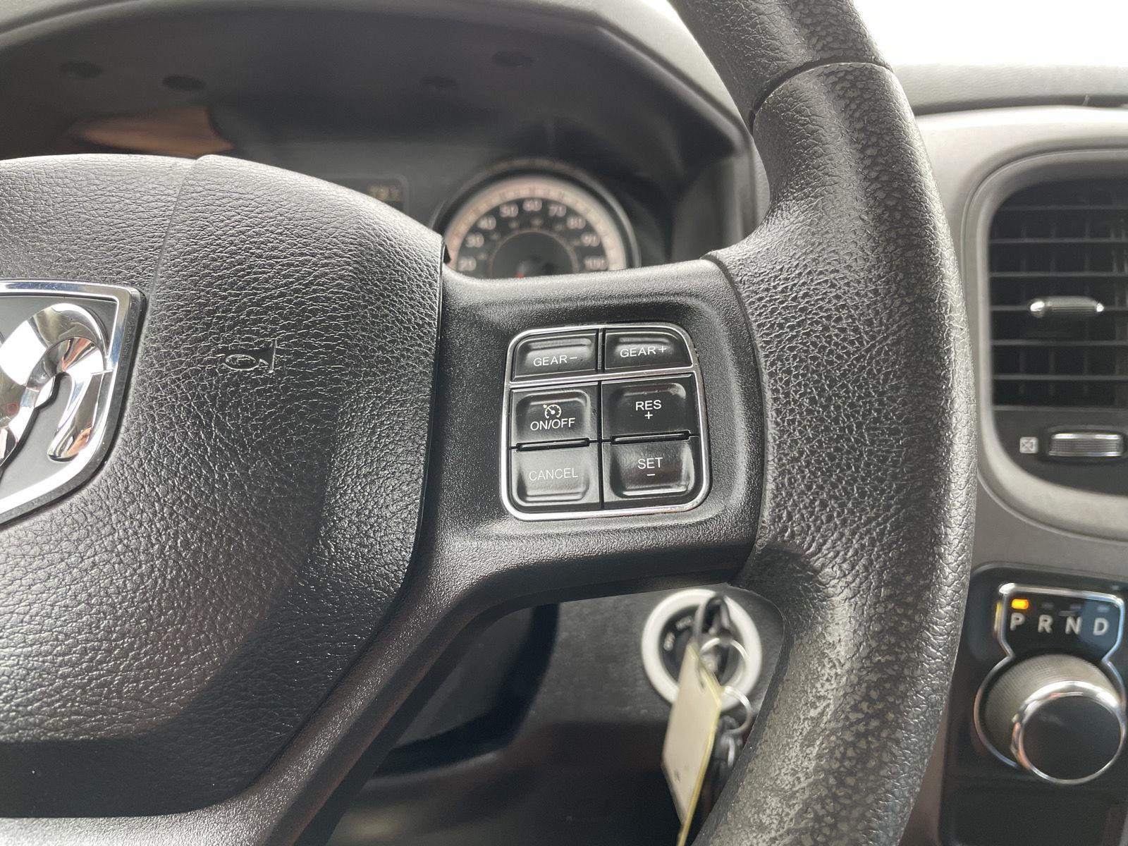 Vehicle photo 13