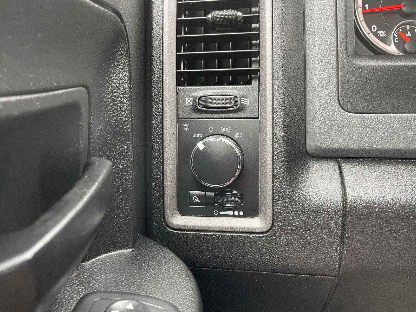Vehicle photo 15
