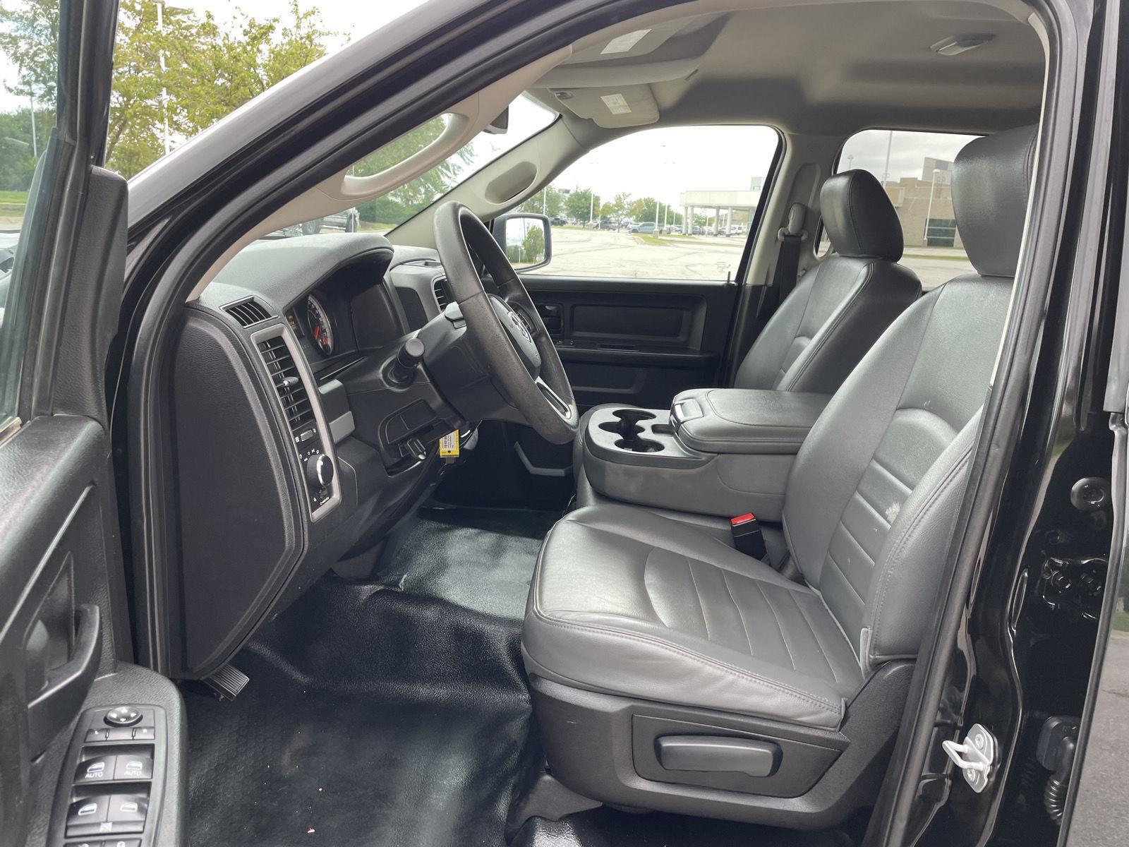 Vehicle photo 16