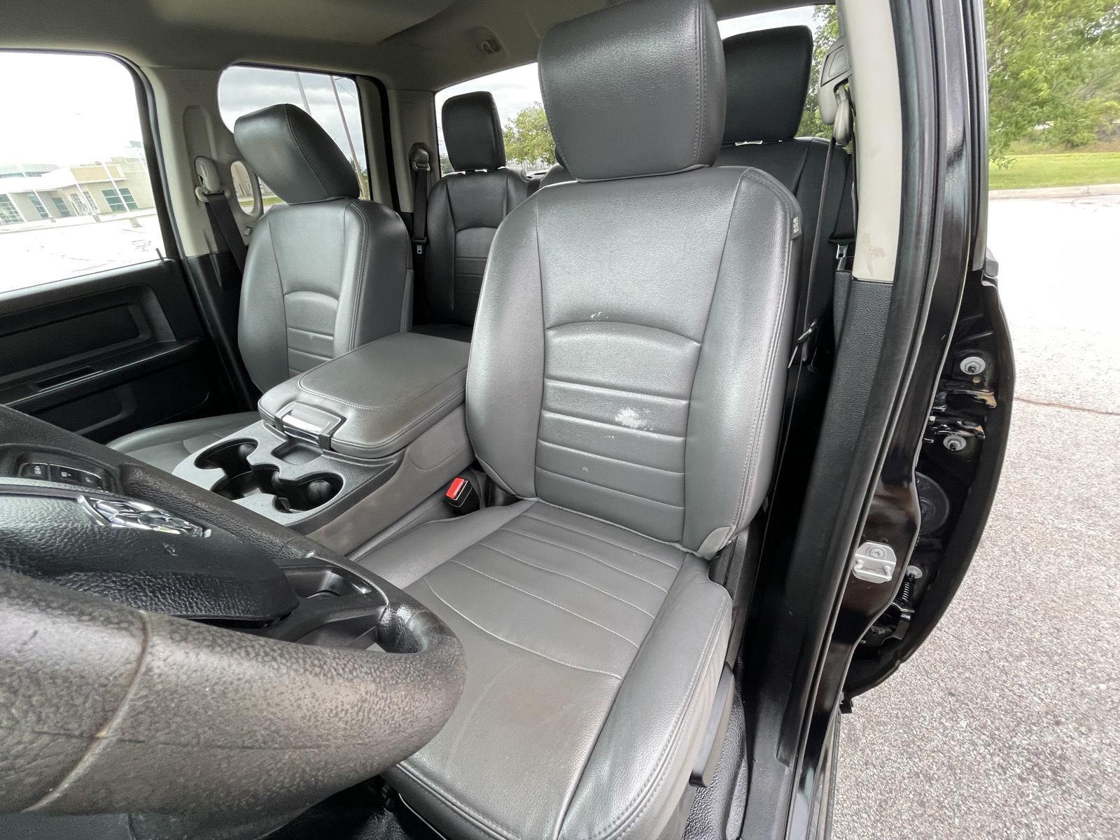 Vehicle photo 17