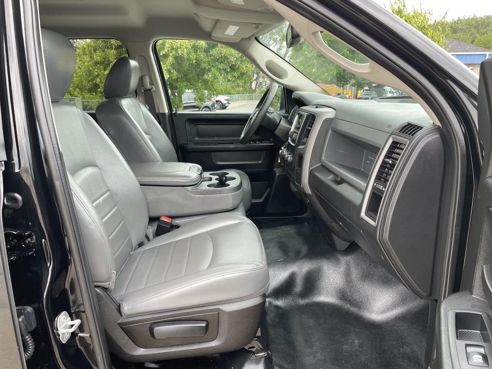Vehicle photo 18