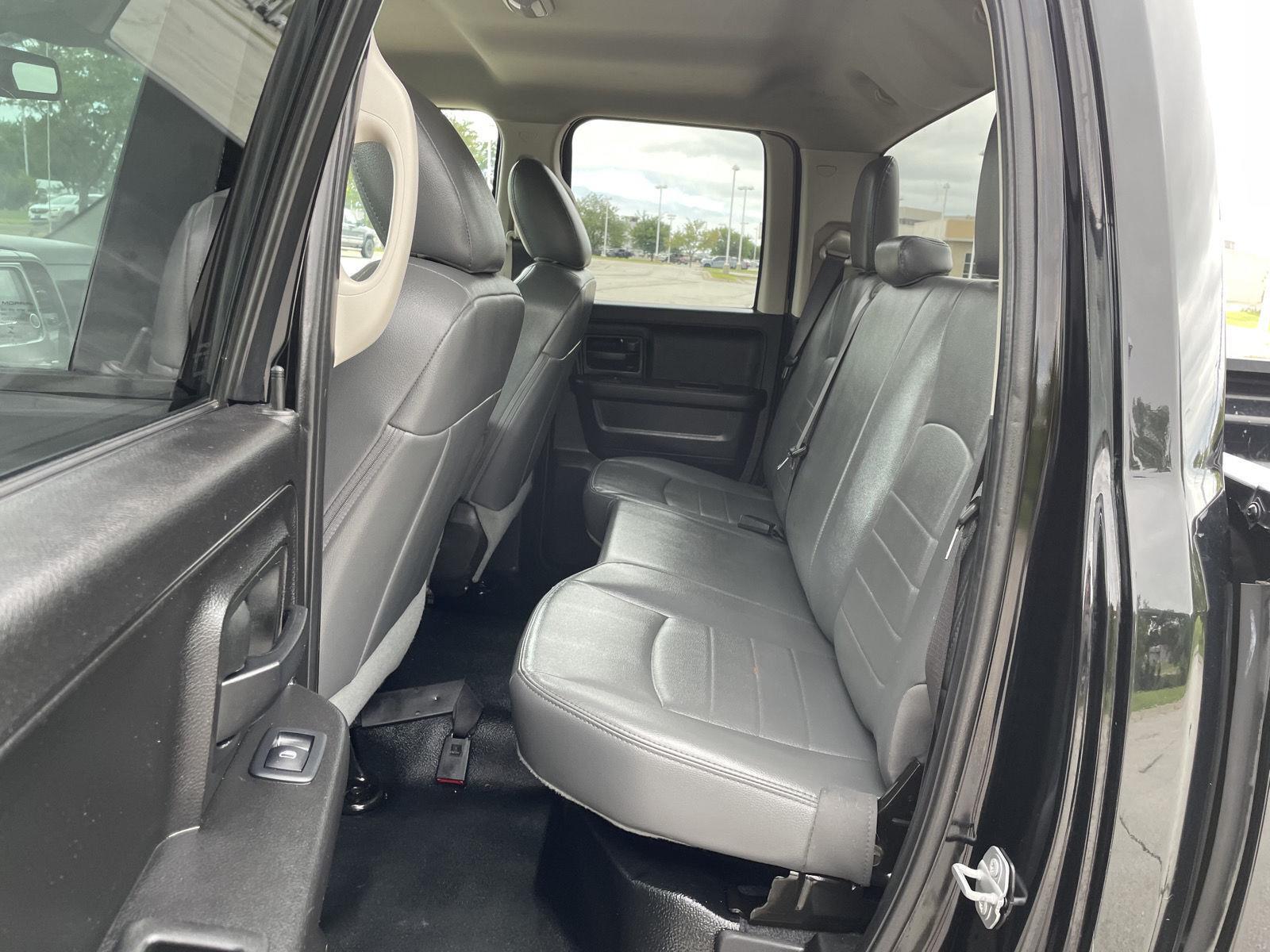 Vehicle photo 19