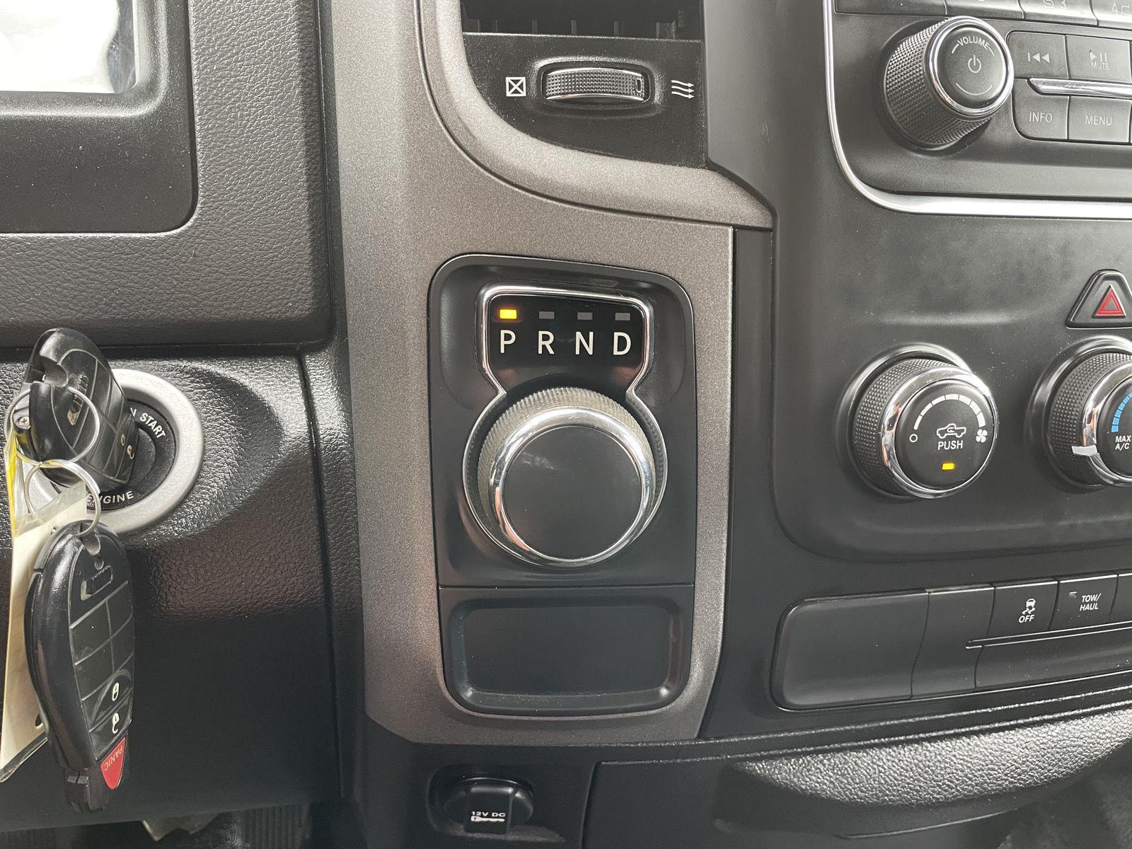 Vehicle photo 26