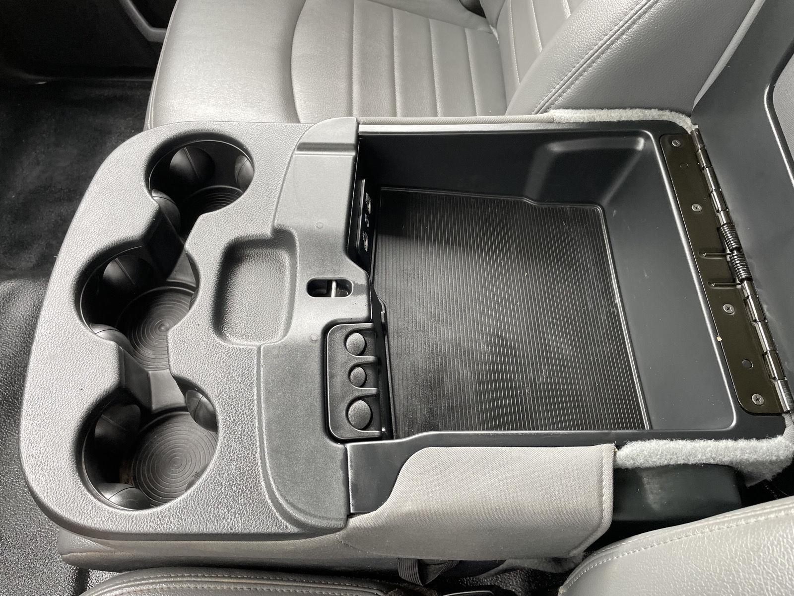 Vehicle photo 27