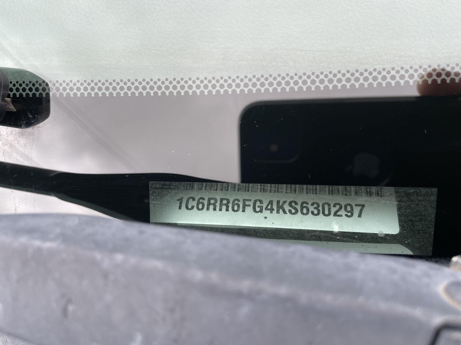 Vehicle photo 29