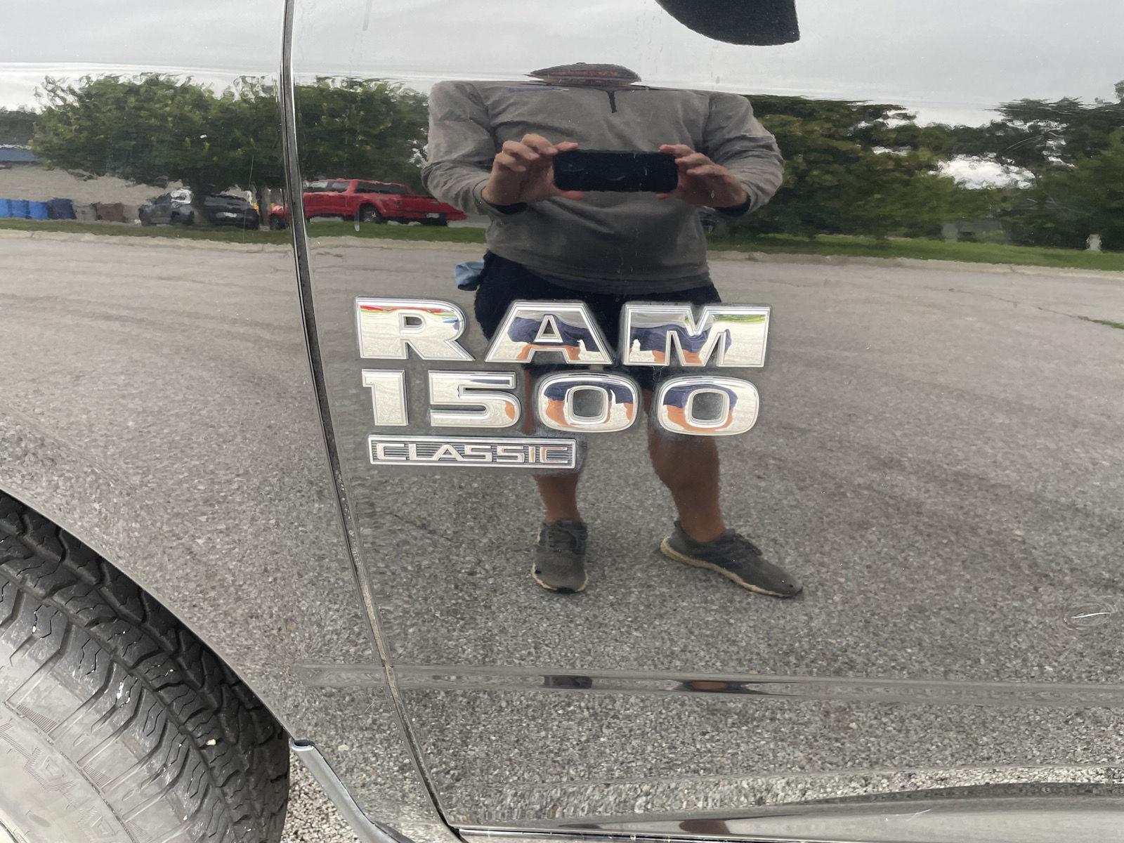 Vehicle photo 32