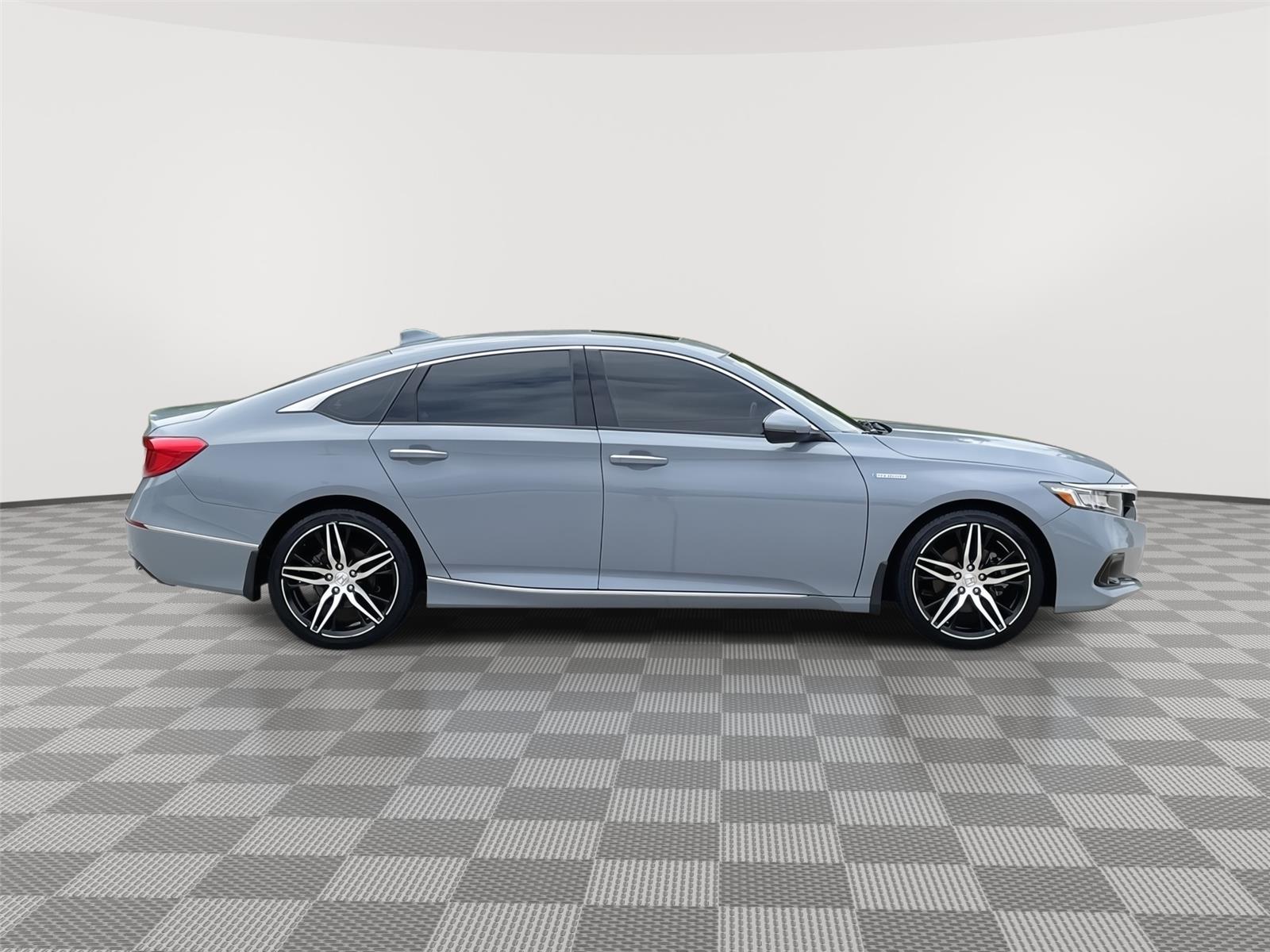 Vehicle photo 6