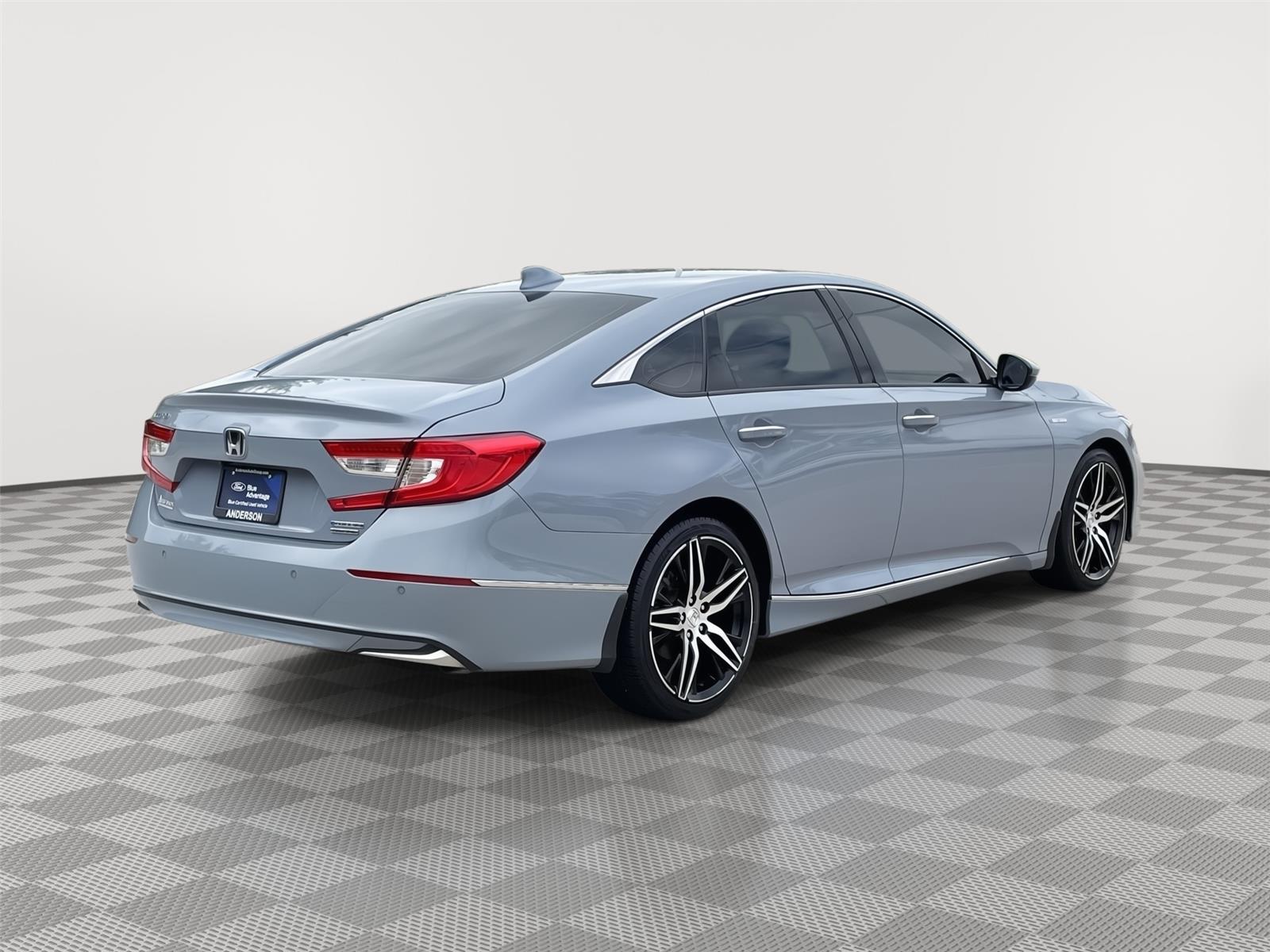 Vehicle photo 7