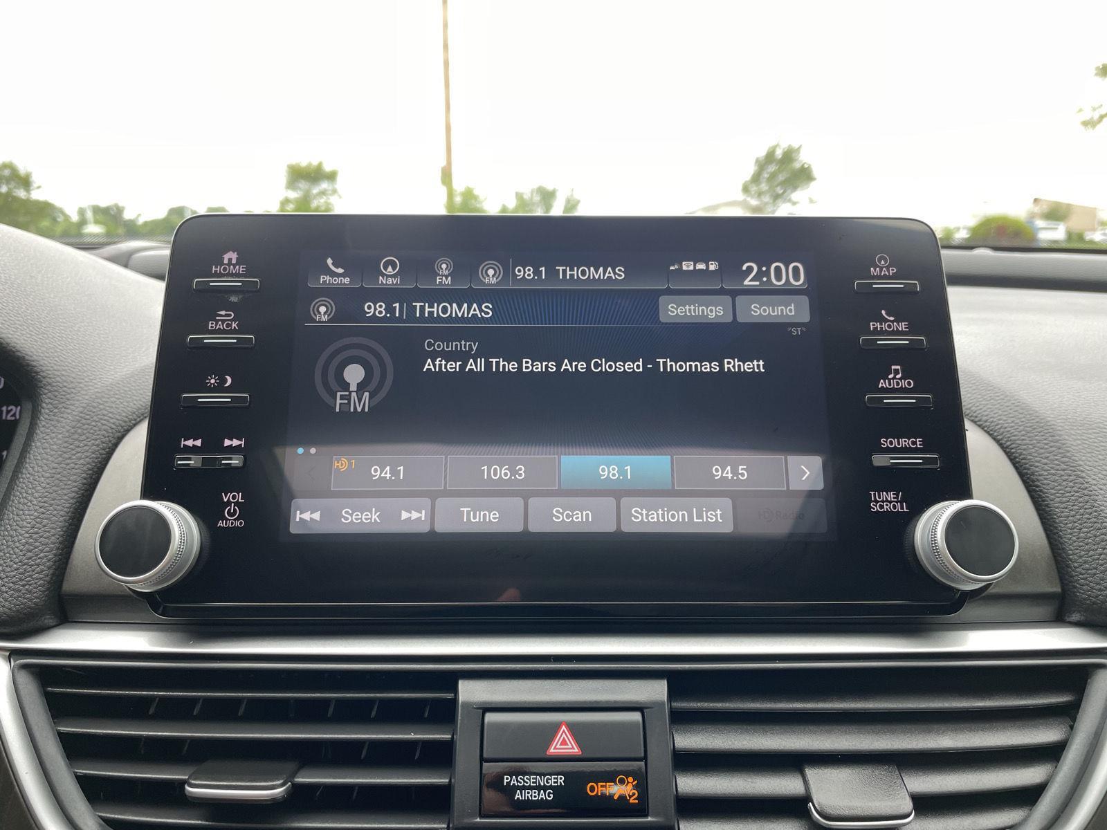 Vehicle photo 26