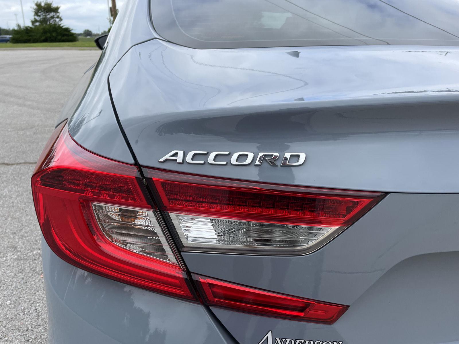 Vehicle photo 37