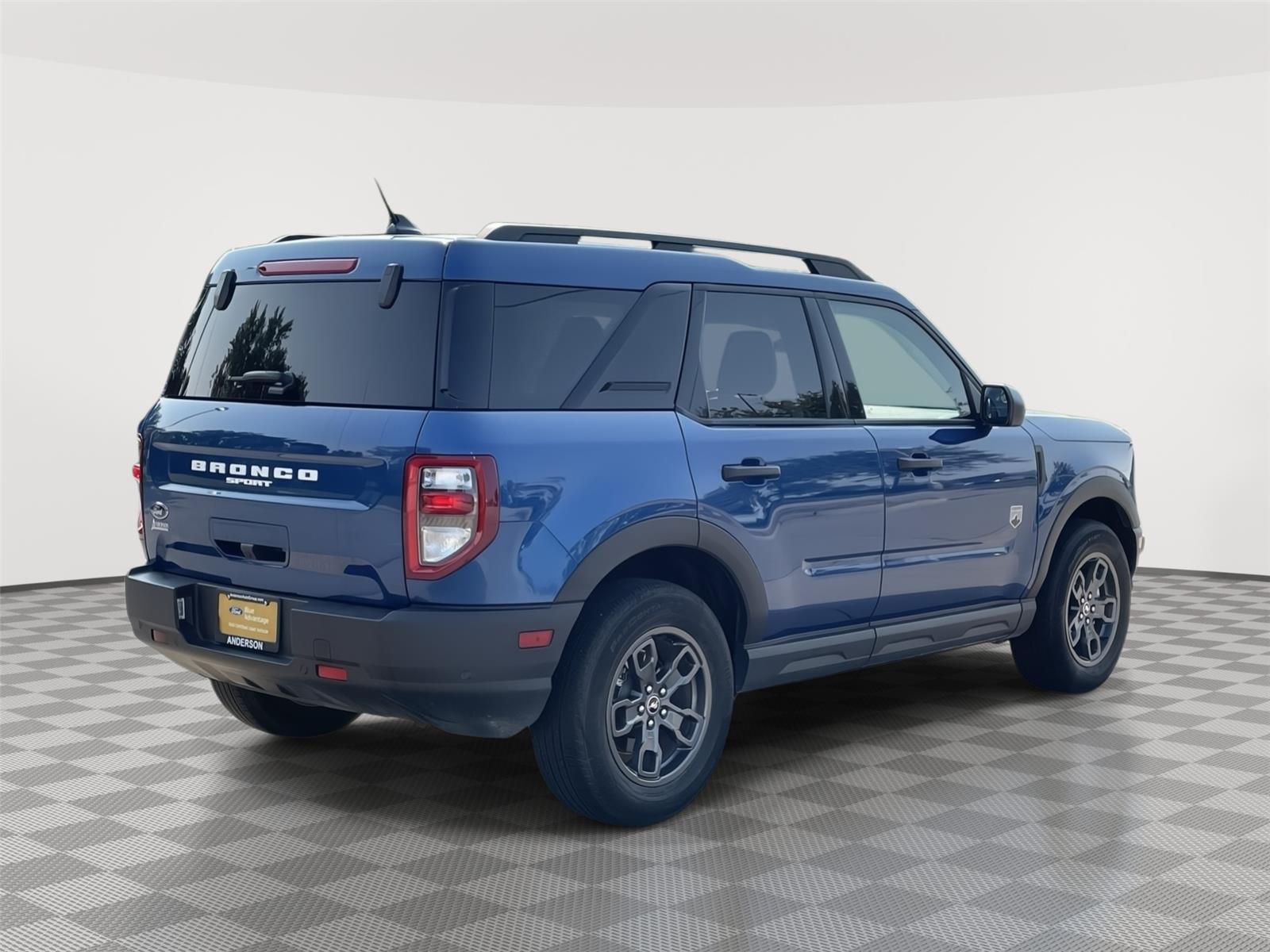 Vehicle photo 7