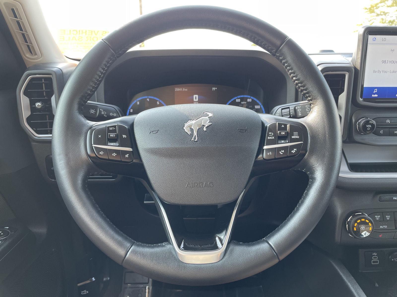Vehicle photo 11