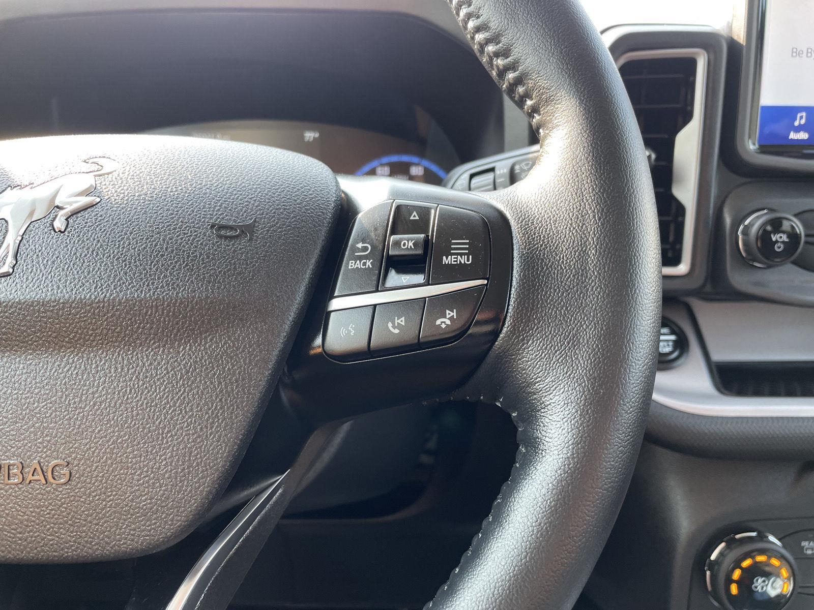 Vehicle photo 13