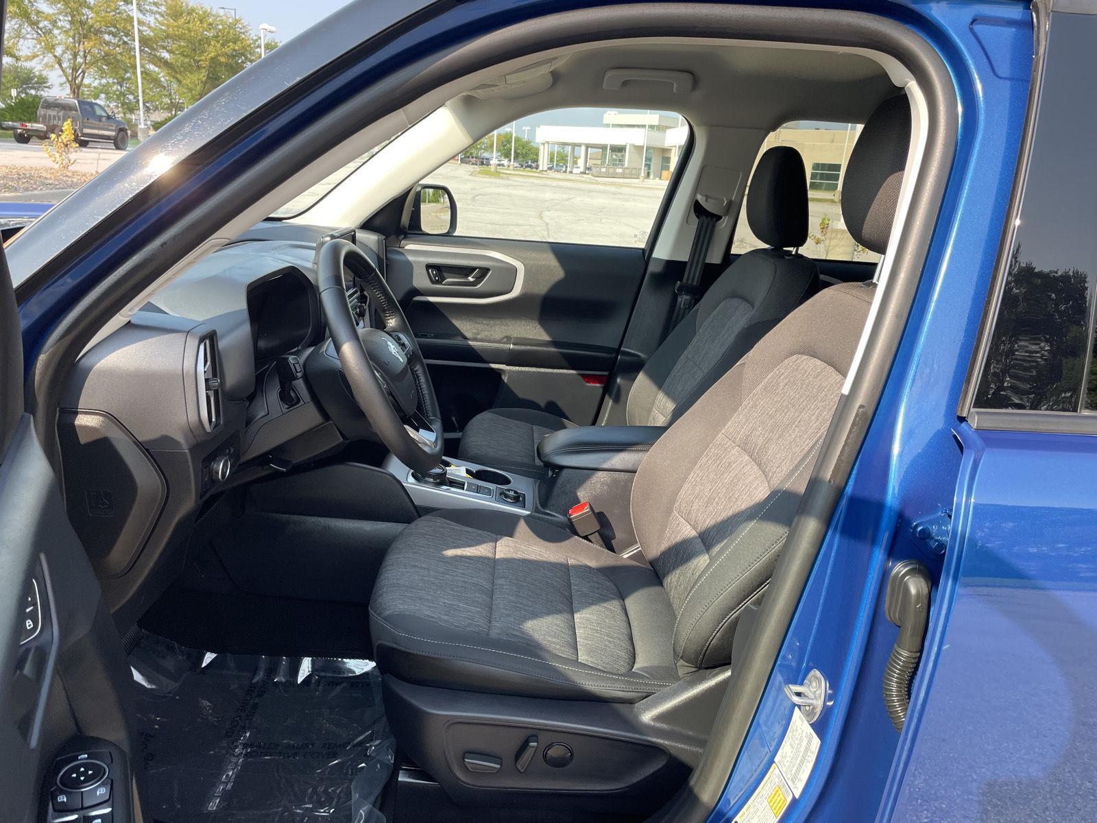 Vehicle photo 16