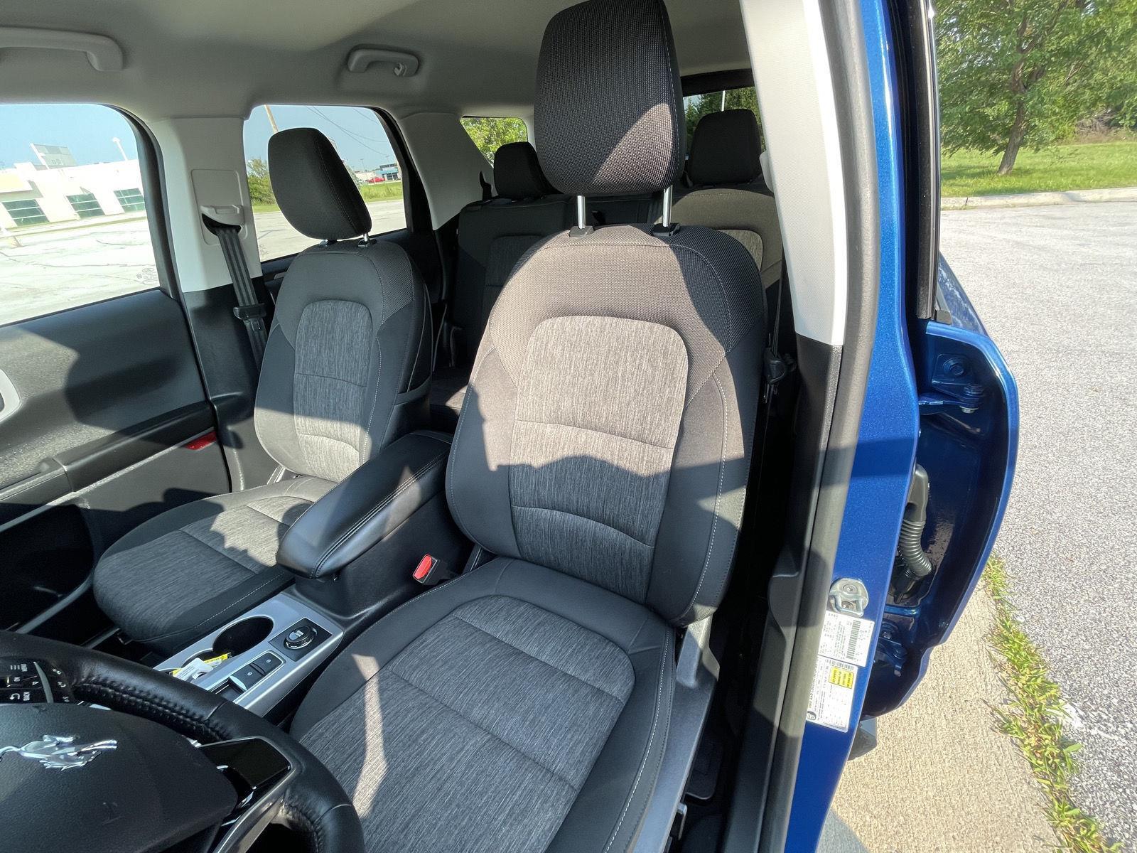 Vehicle photo 17