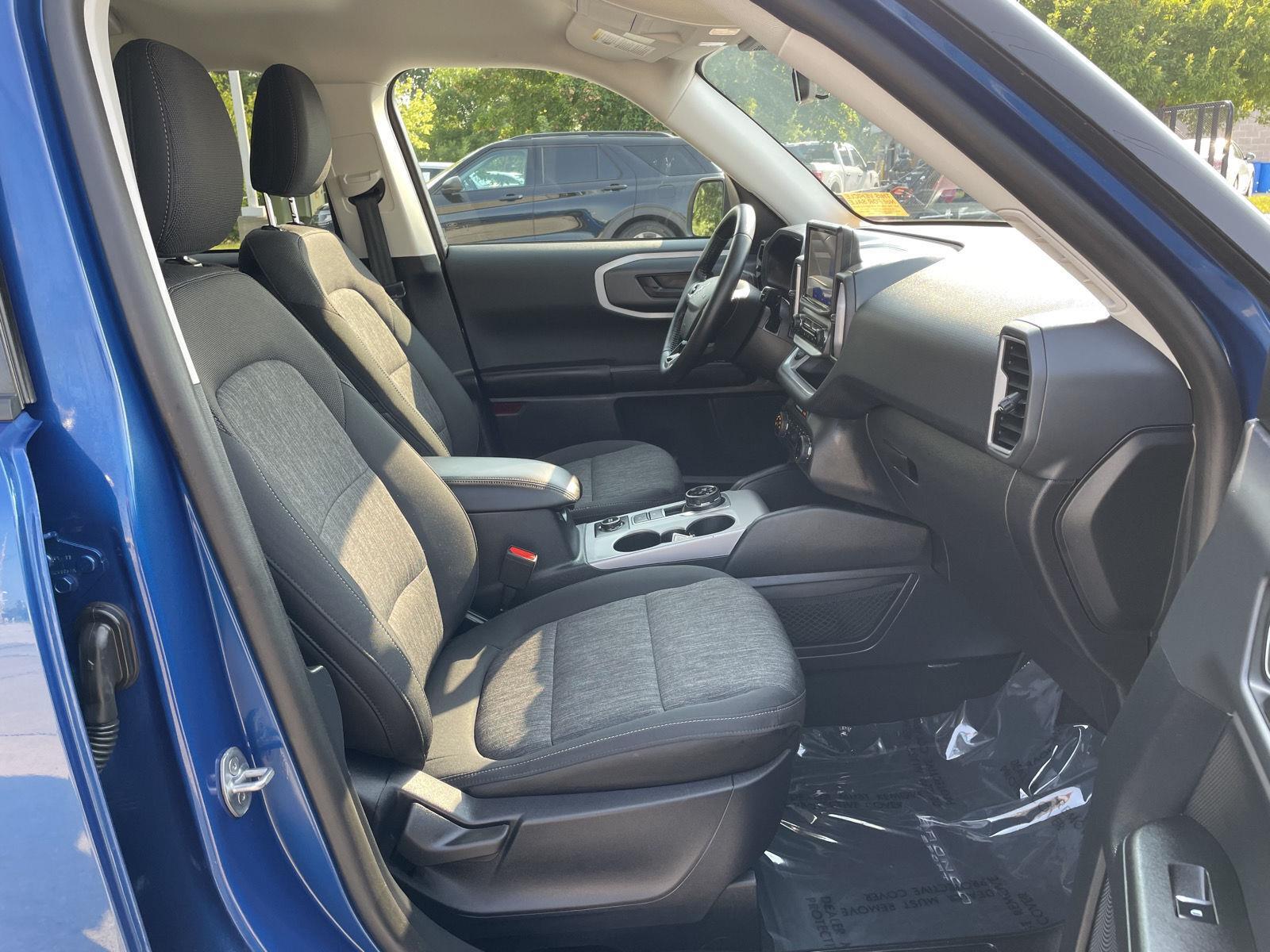Vehicle photo 18