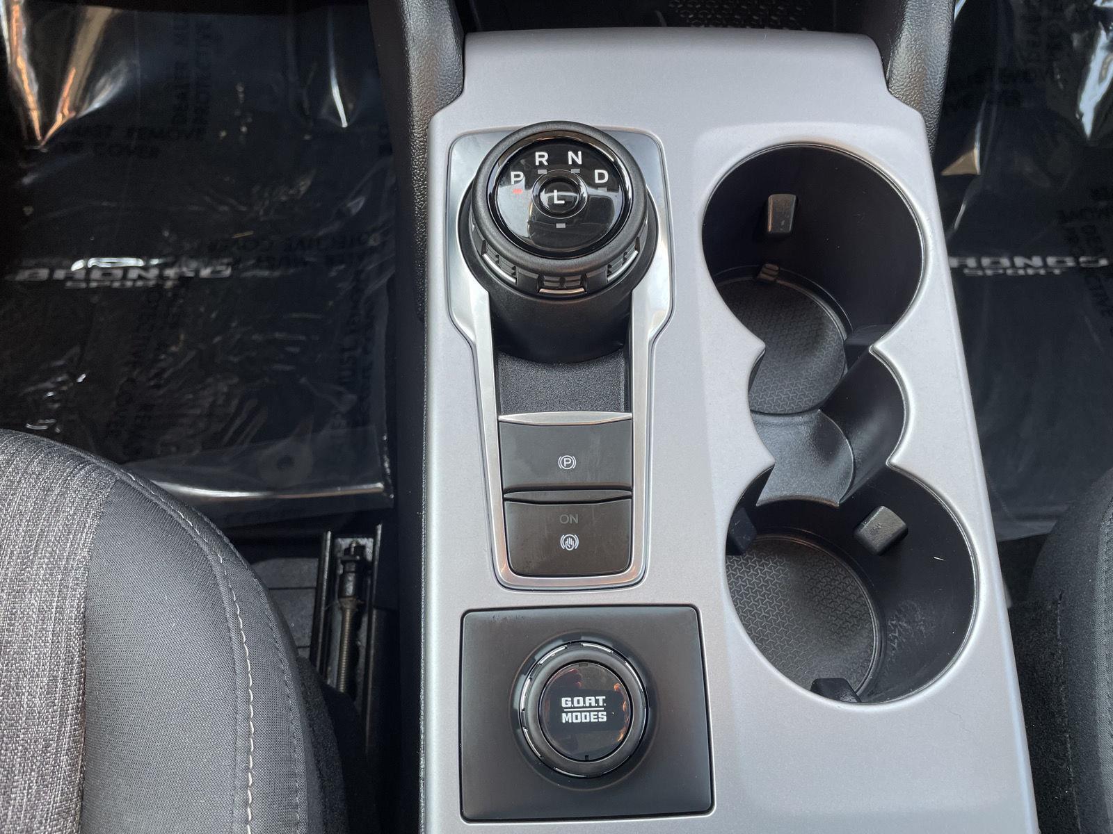 Vehicle photo 28