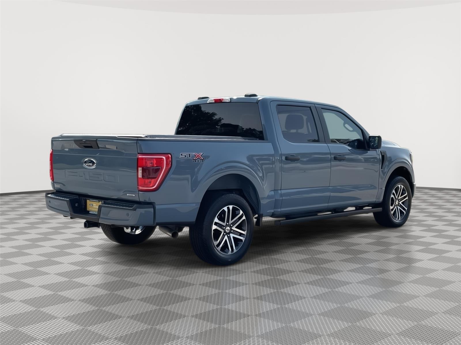 Vehicle photo 7