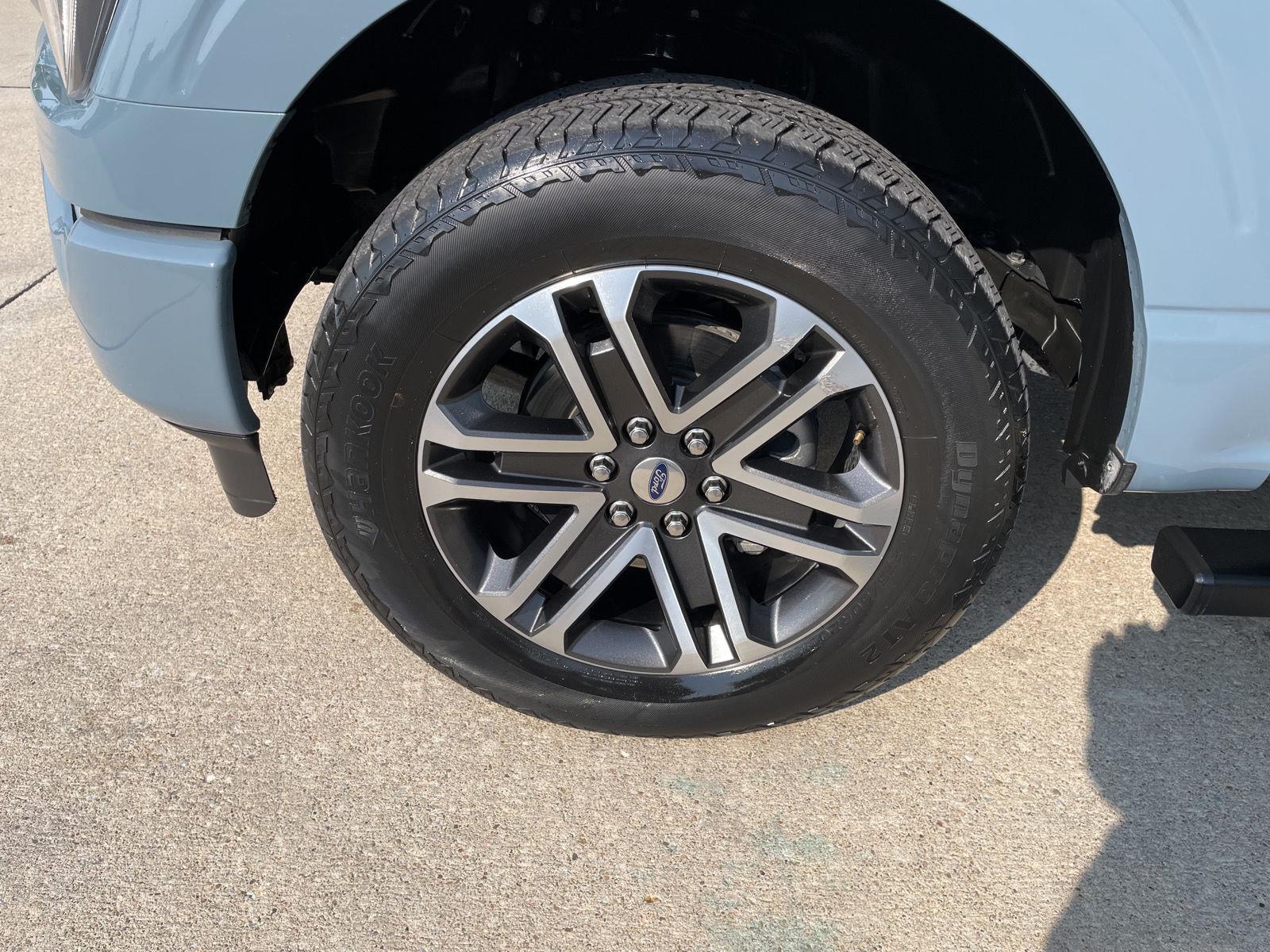 Vehicle photo 10
