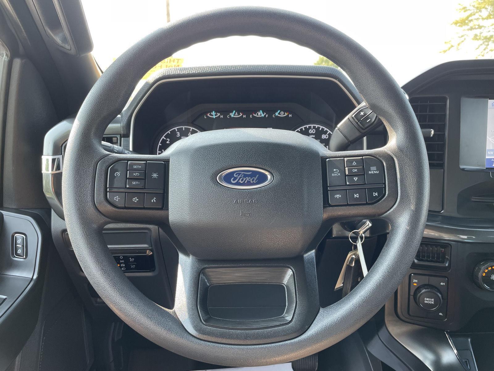 Vehicle photo 11