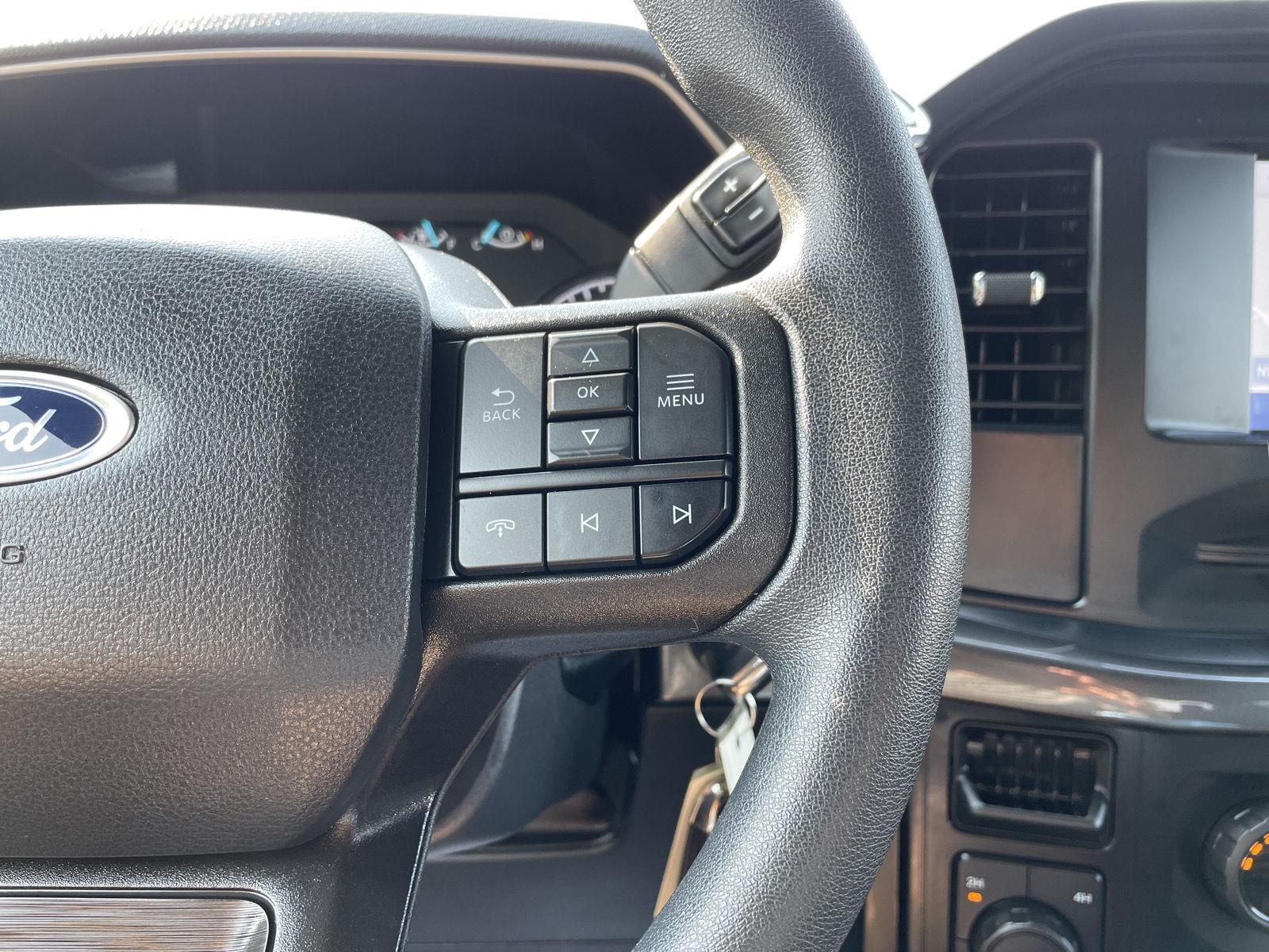 Vehicle photo 13