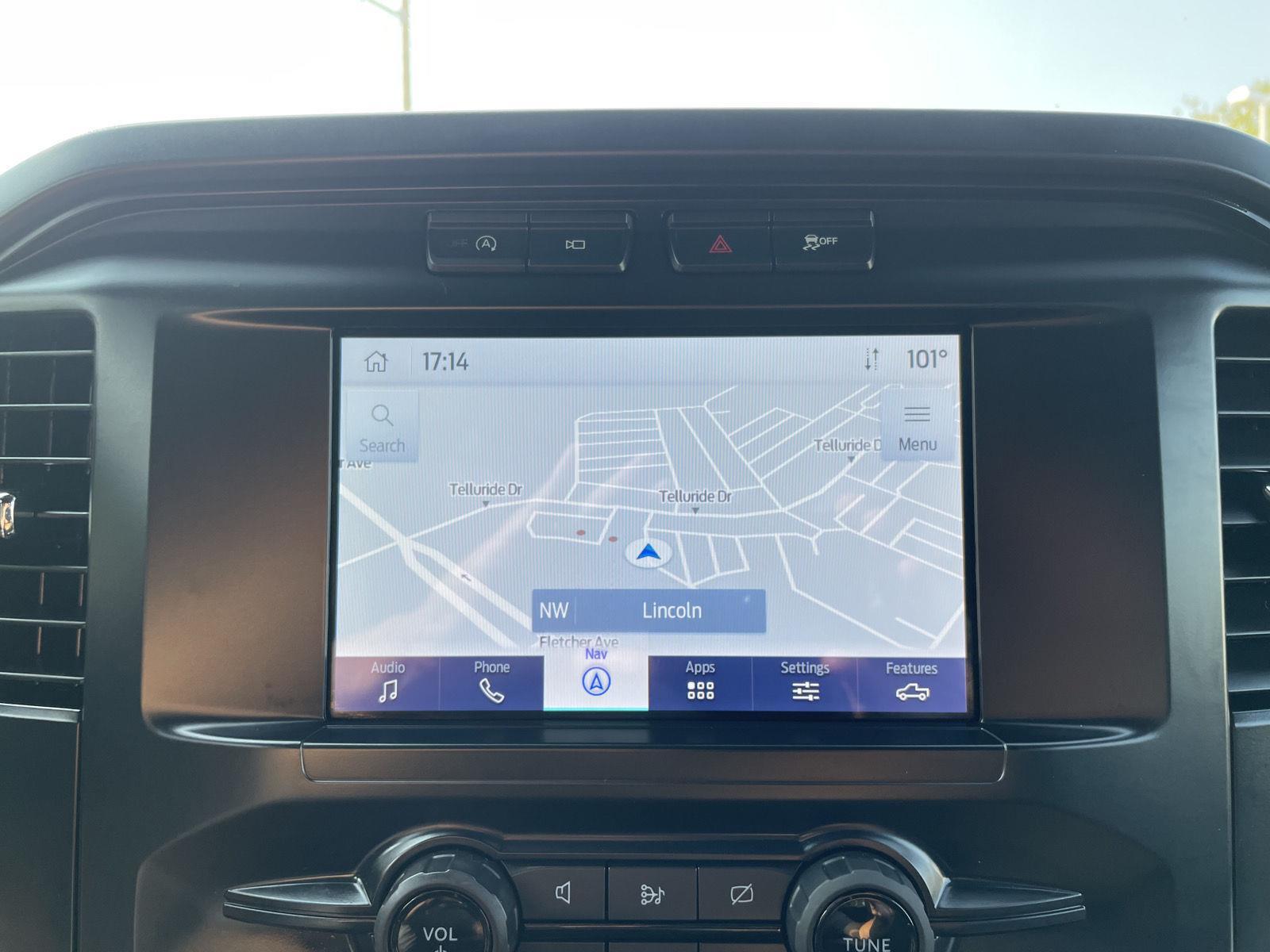 Vehicle photo 23
