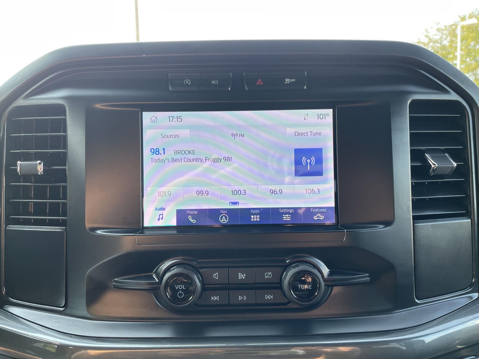 Vehicle photo 24