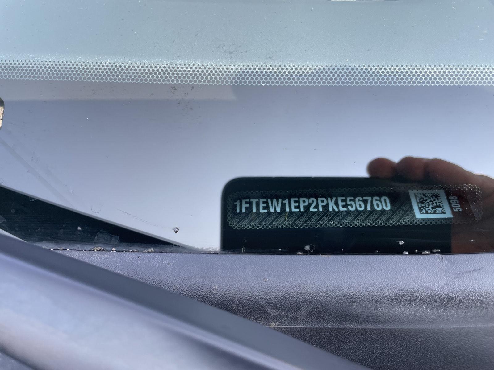 Vehicle photo 33