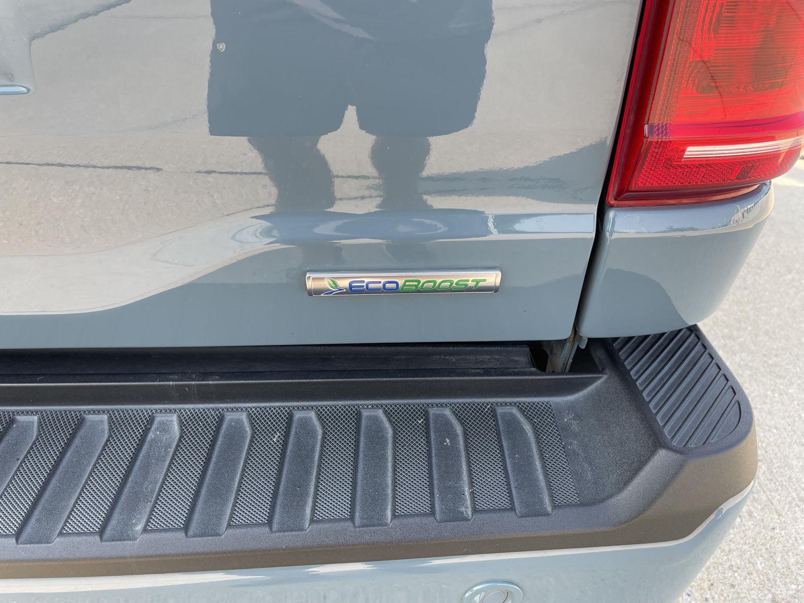 Vehicle photo 37