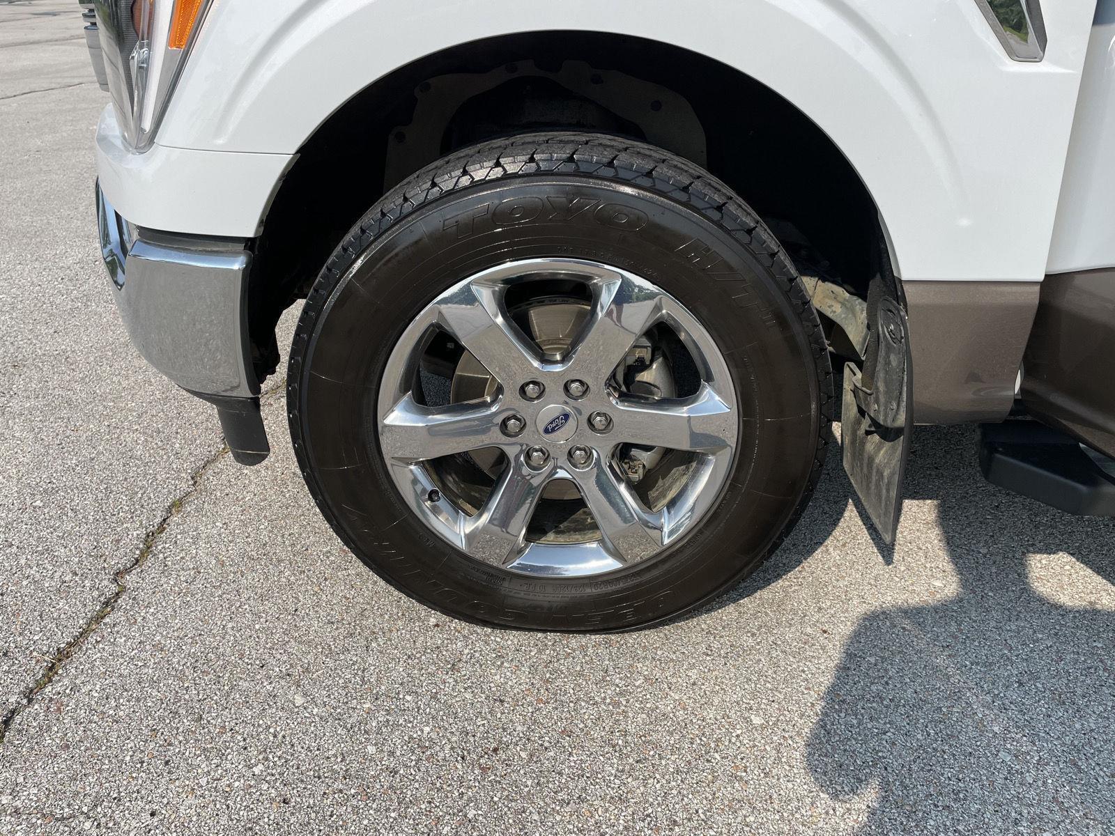 Vehicle photo 10