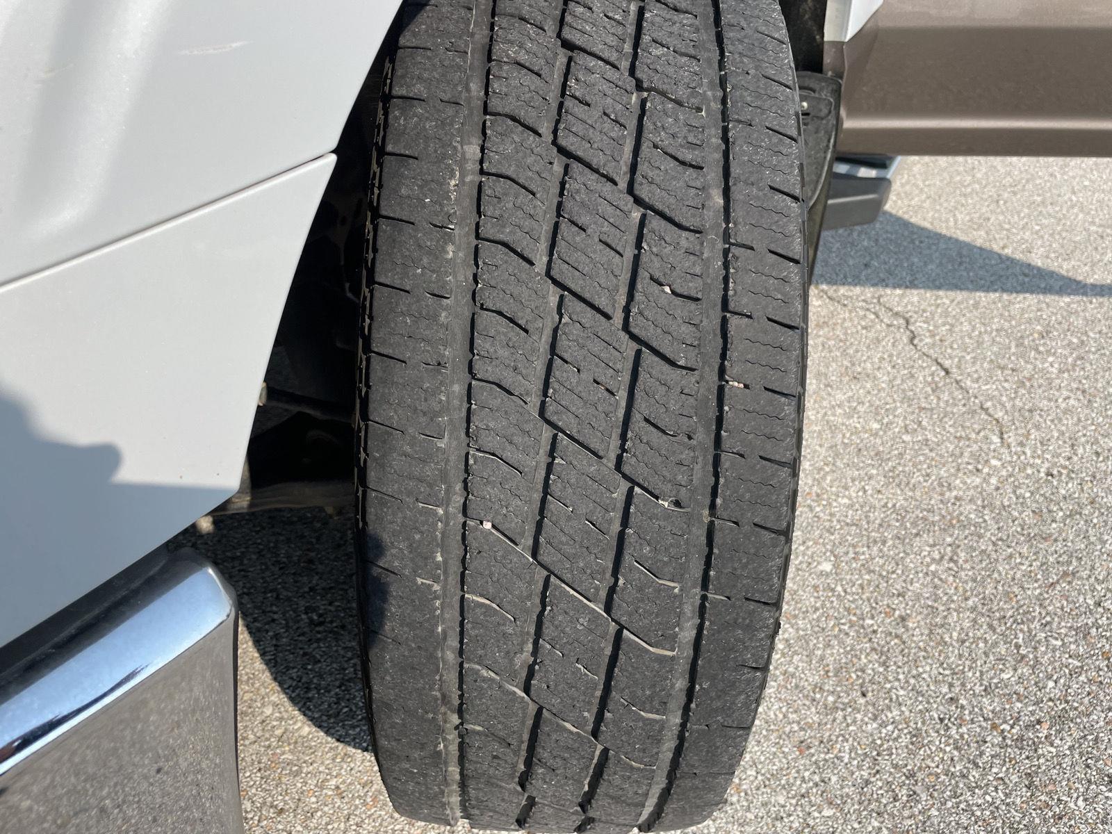 Vehicle photo 11