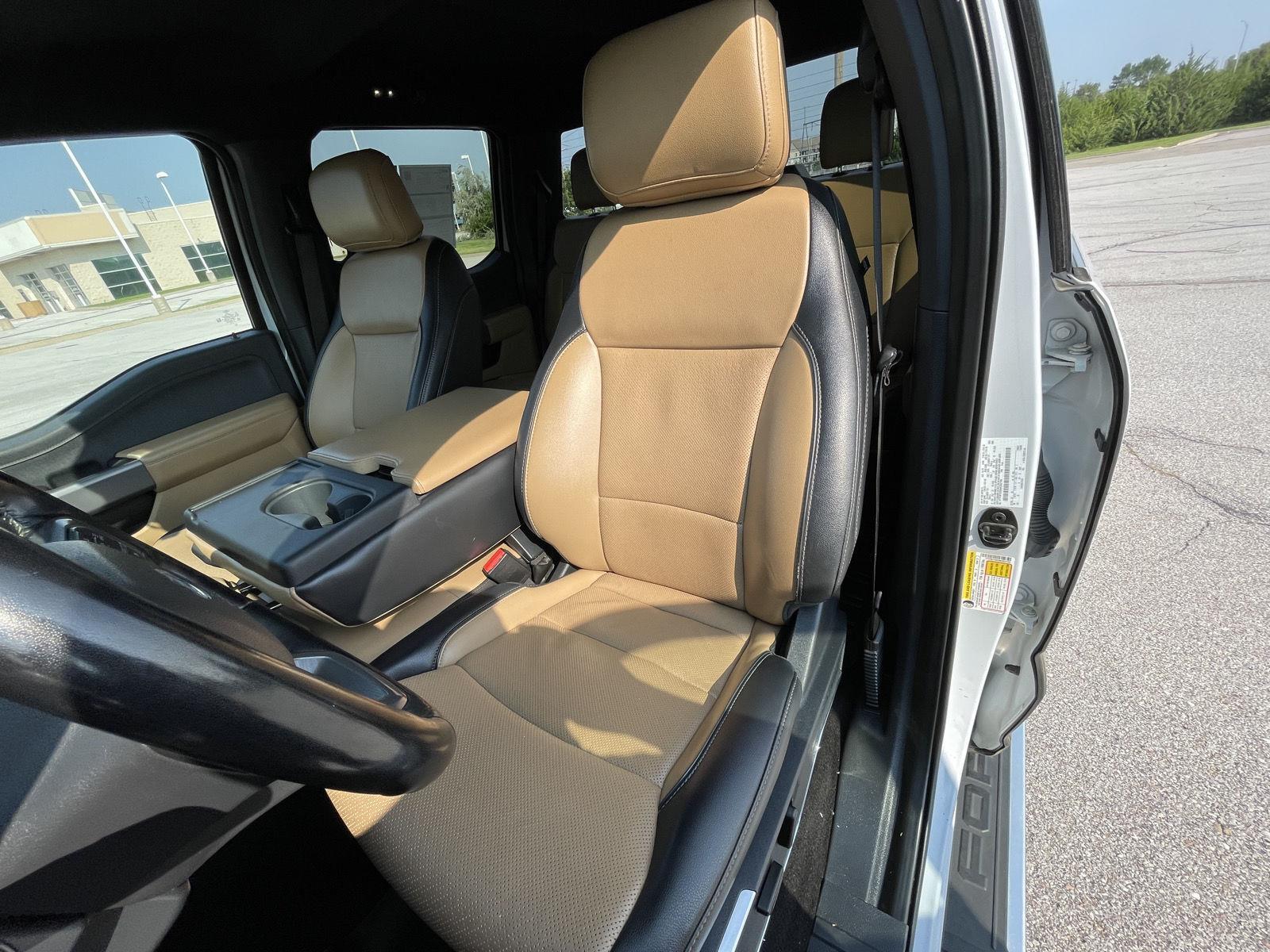 Vehicle photo 18