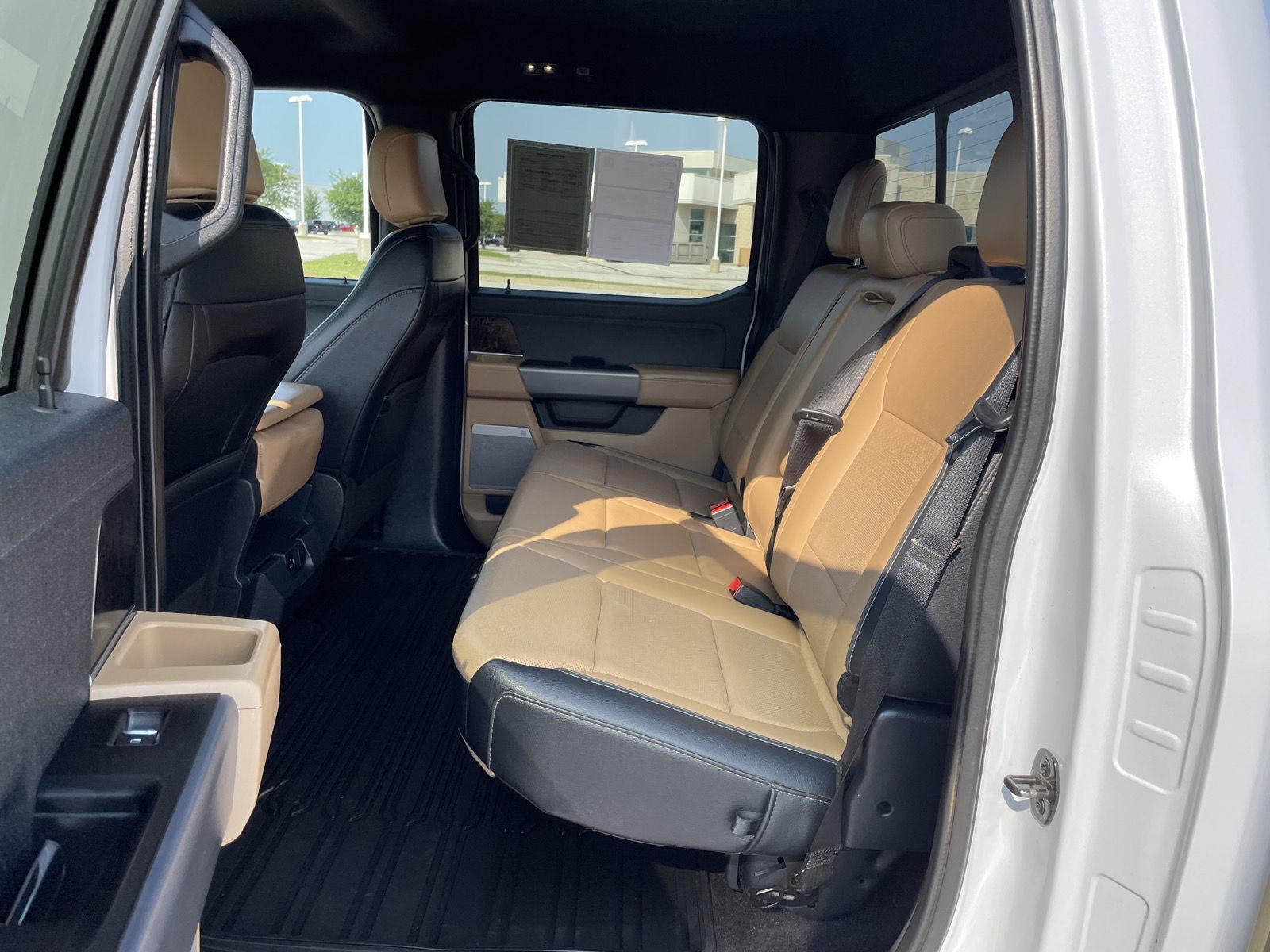 Vehicle photo 20