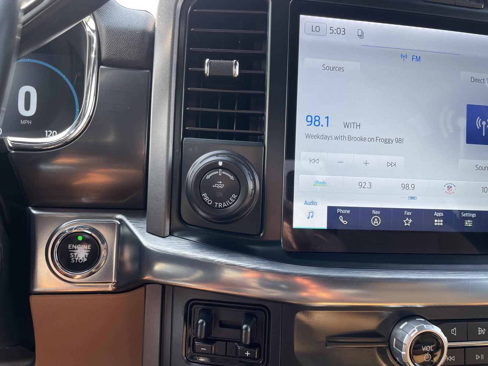 Vehicle photo 30
