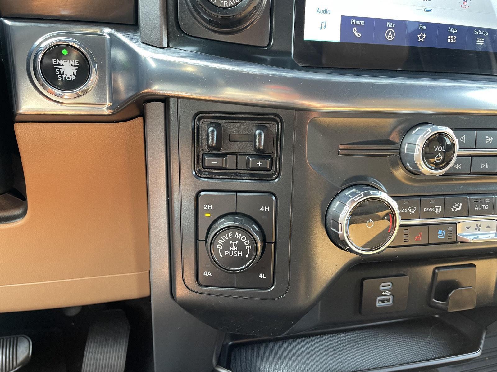 Vehicle photo 31