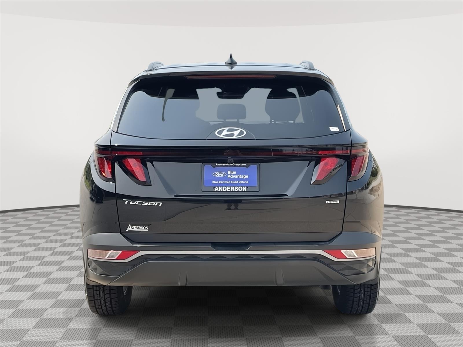 Vehicle photo 8