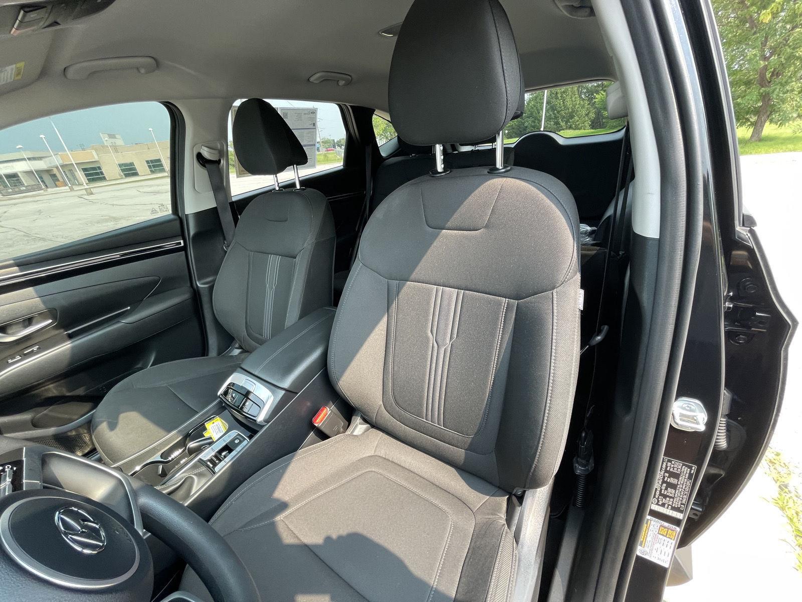 Vehicle photo 18