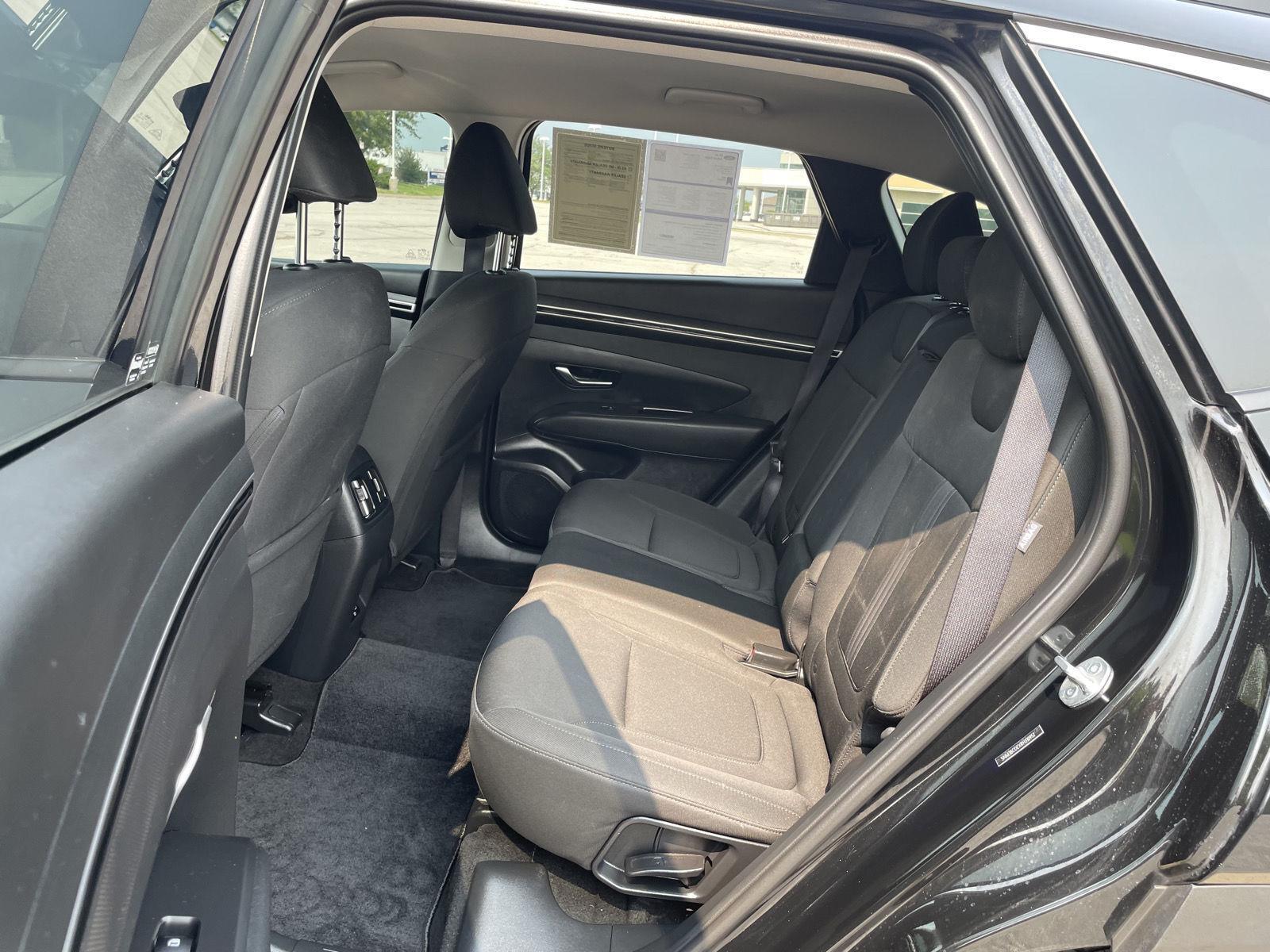Vehicle photo 20