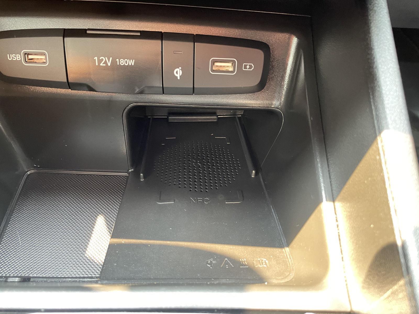 Vehicle photo 28