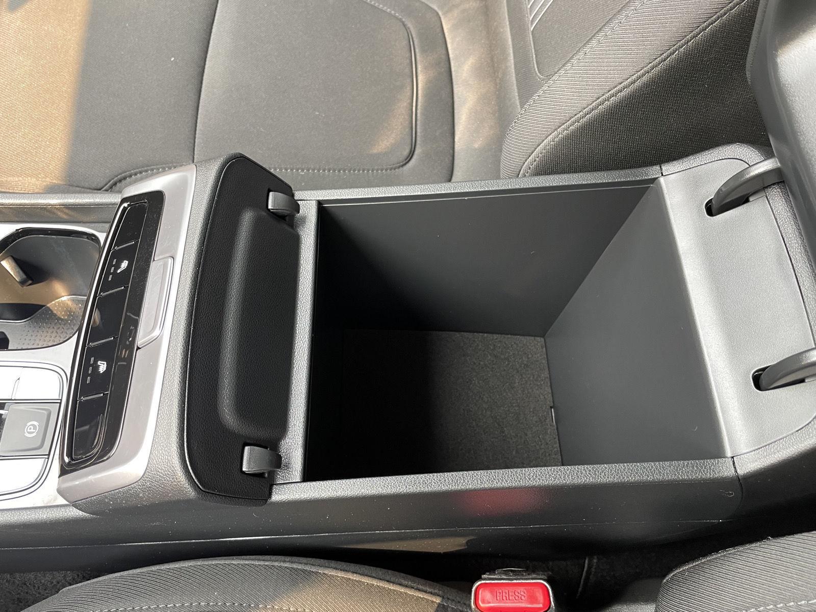 Vehicle photo 31